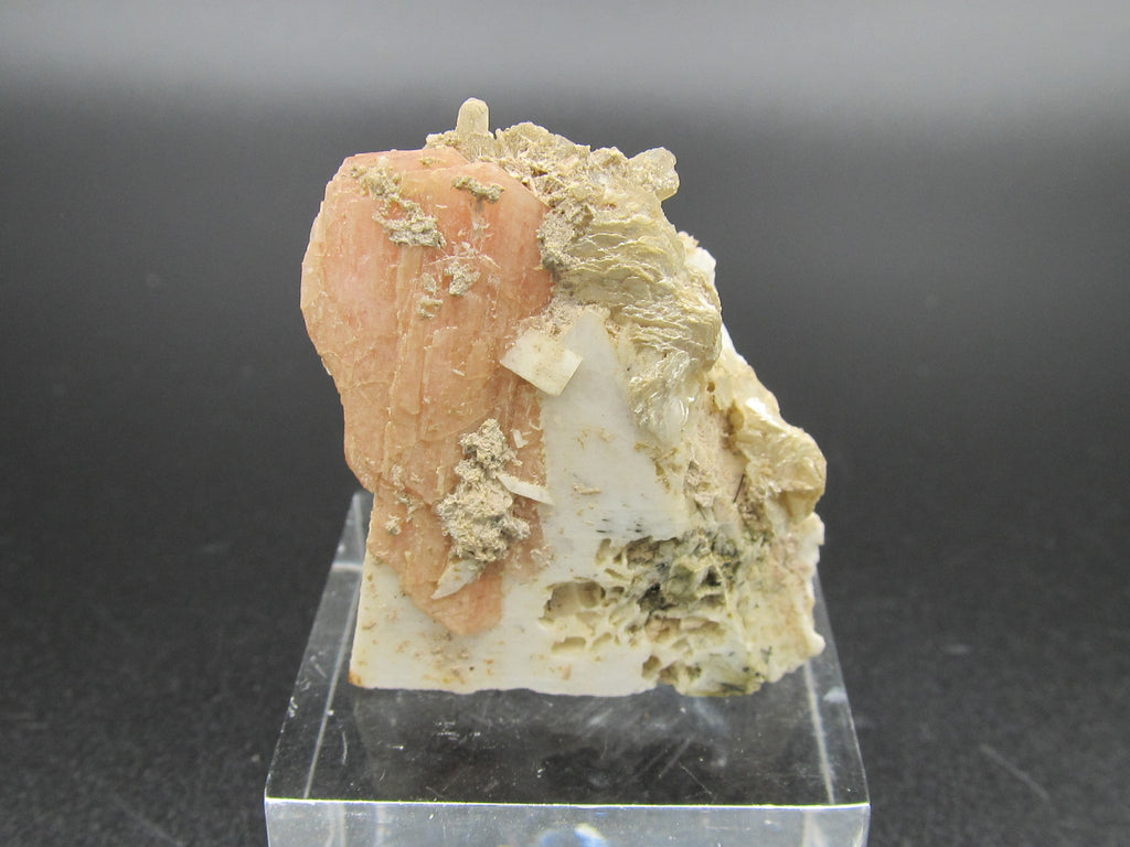serandite natrolite polylithionite poudrette quarry
